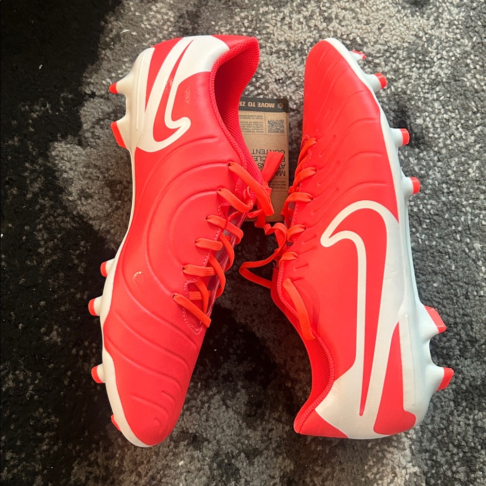 Men’s Nike Club FG Soccer Cleats